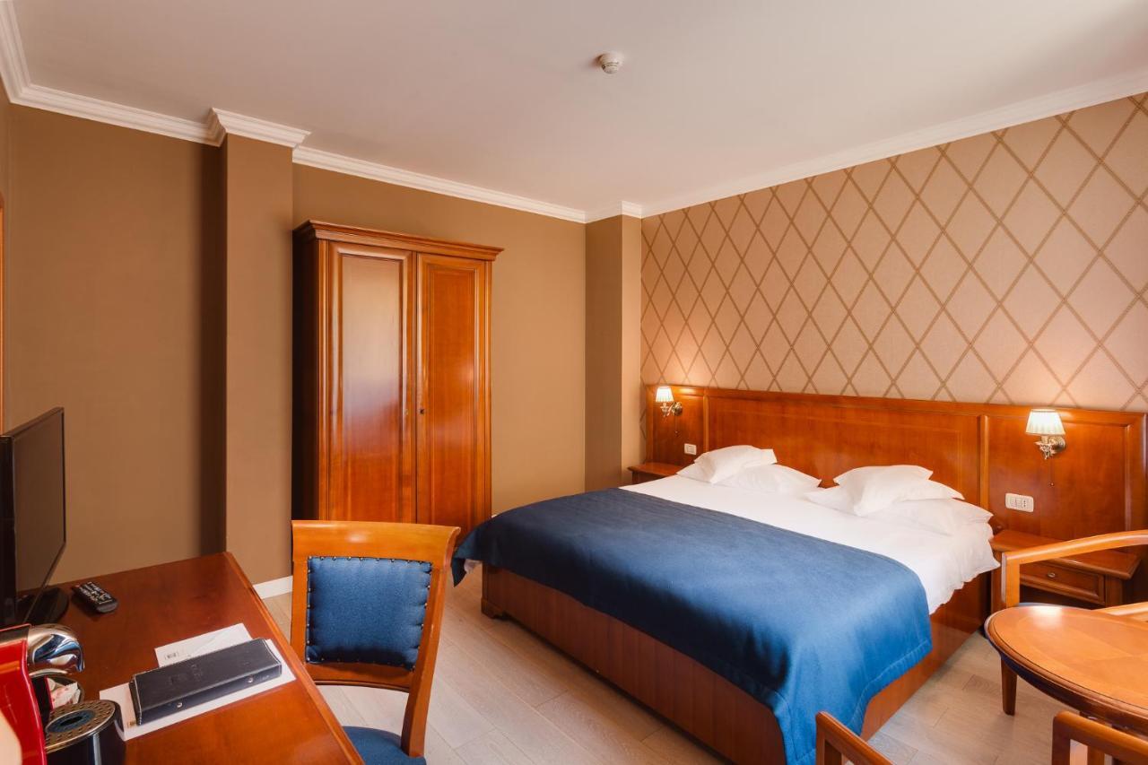 Hotel Opera Plaza Cluj-Napoca Luaran gambar