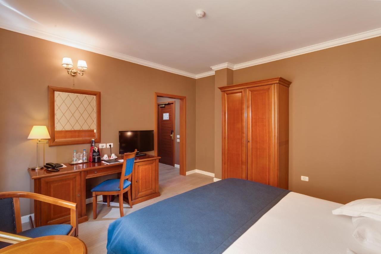Hotel Opera Plaza Cluj-Napoca Luaran gambar