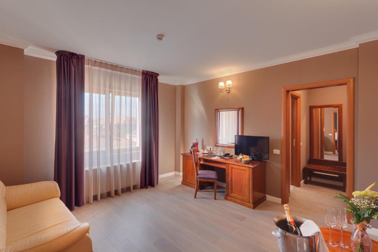 Hotel Opera Plaza Cluj-Napoca Luaran gambar