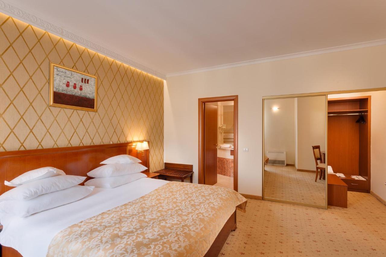 Hotel Opera Plaza Cluj-Napoca Luaran gambar